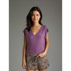 Women's Athleta Purple V-Neck T-Shirt Size M